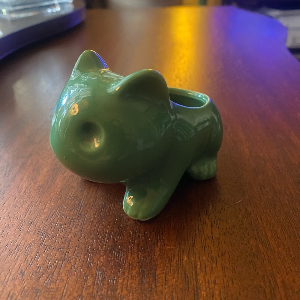 poke’mon Bulbasaur / Bulb Dinosaur Ceramic Planter, mini